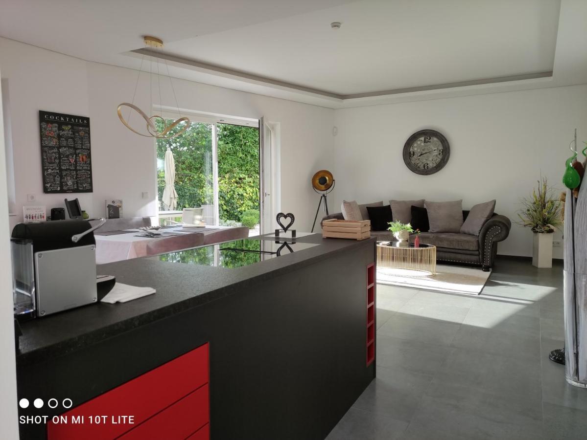 מרלנגו Ruhige Ferienwohnung Mit Garten Und Garage In Privatvilla מראה חיצוני תמונה